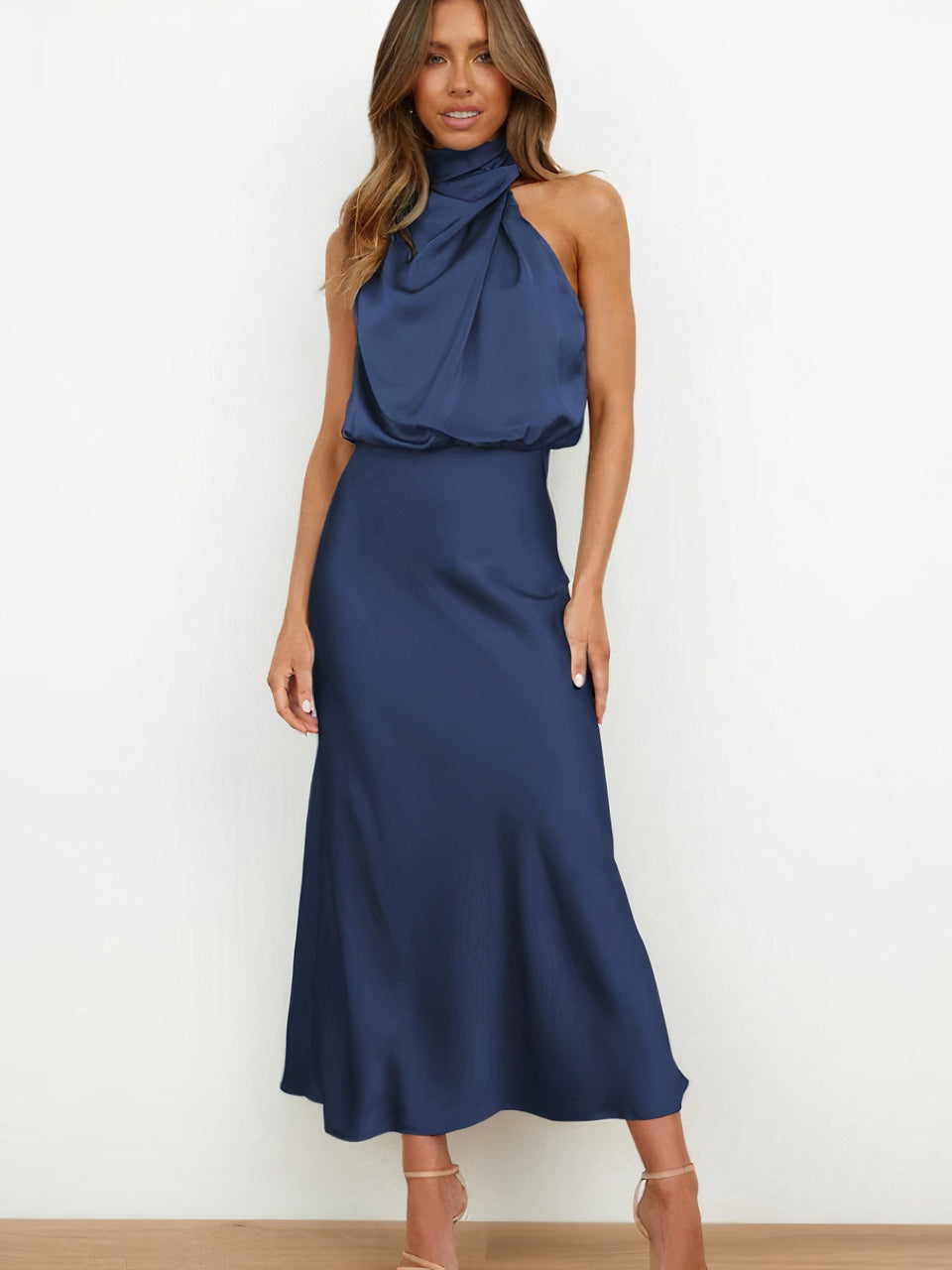 Damen Halterneck Maxikleid mit fließendem Schnitt | Elanora