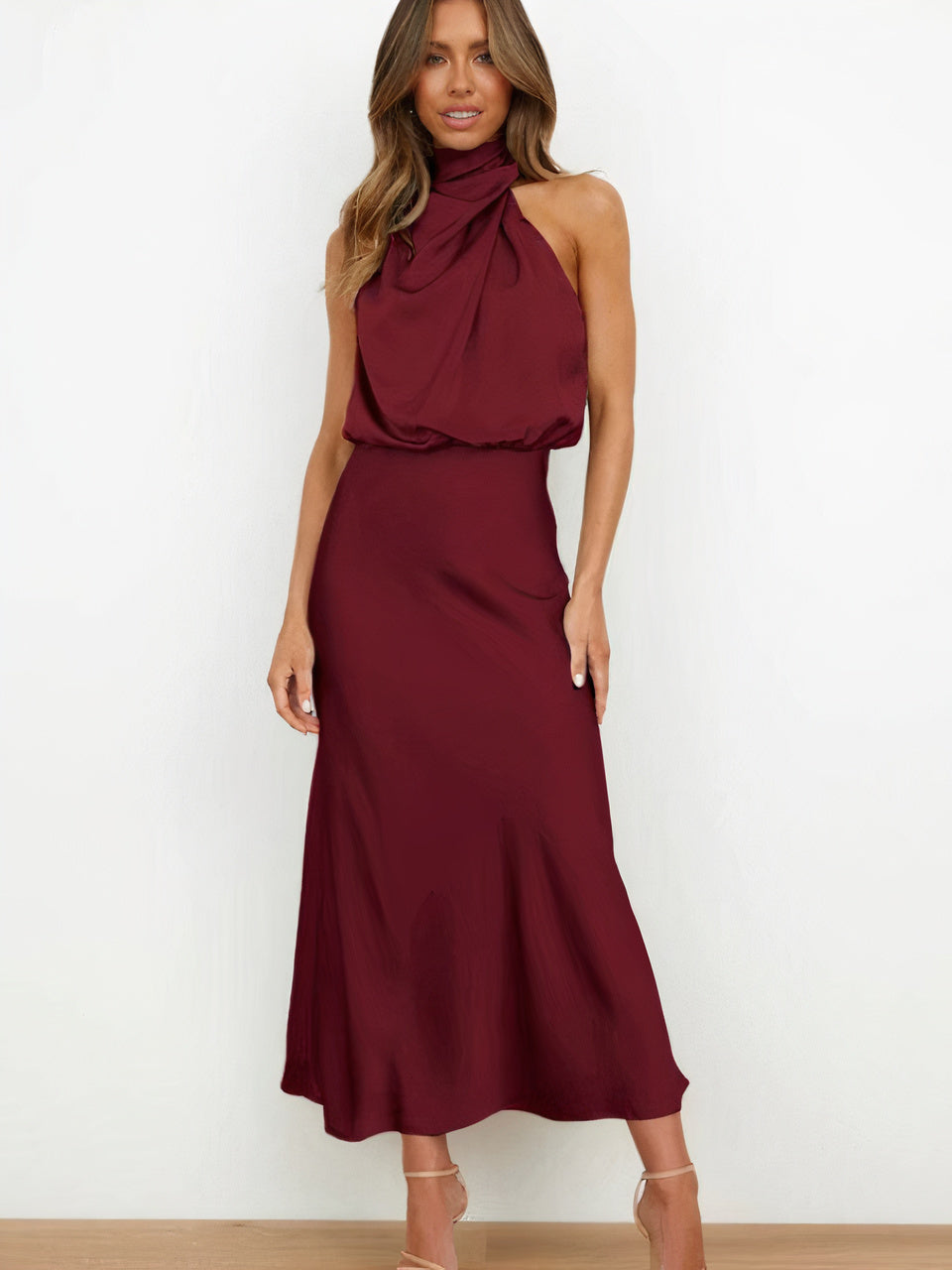 Damen Halterneck Maxikleid mit fließendem Schnitt | Elanora