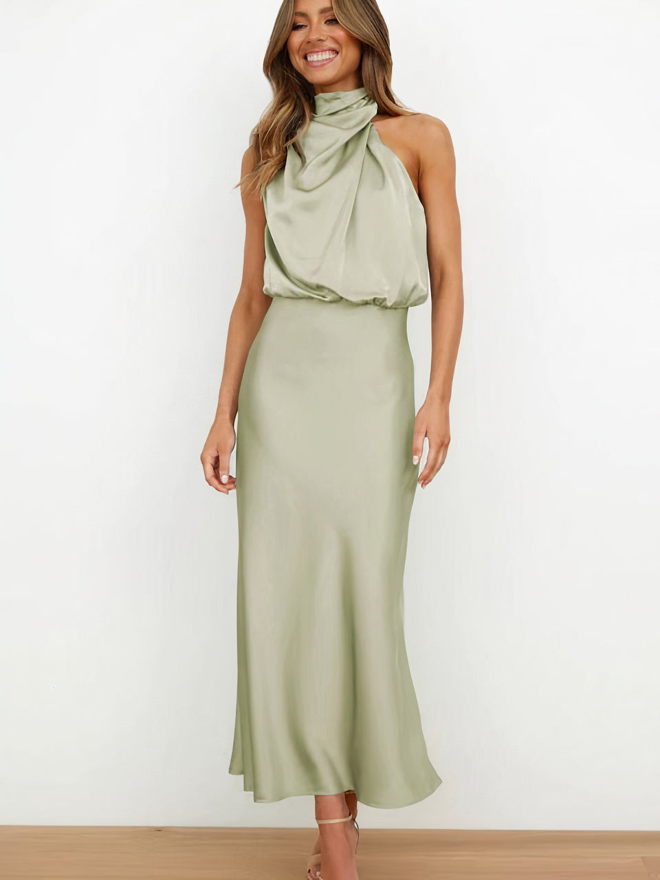 Damen Halterneck Maxikleid mit fließendem Schnitt | Elanora