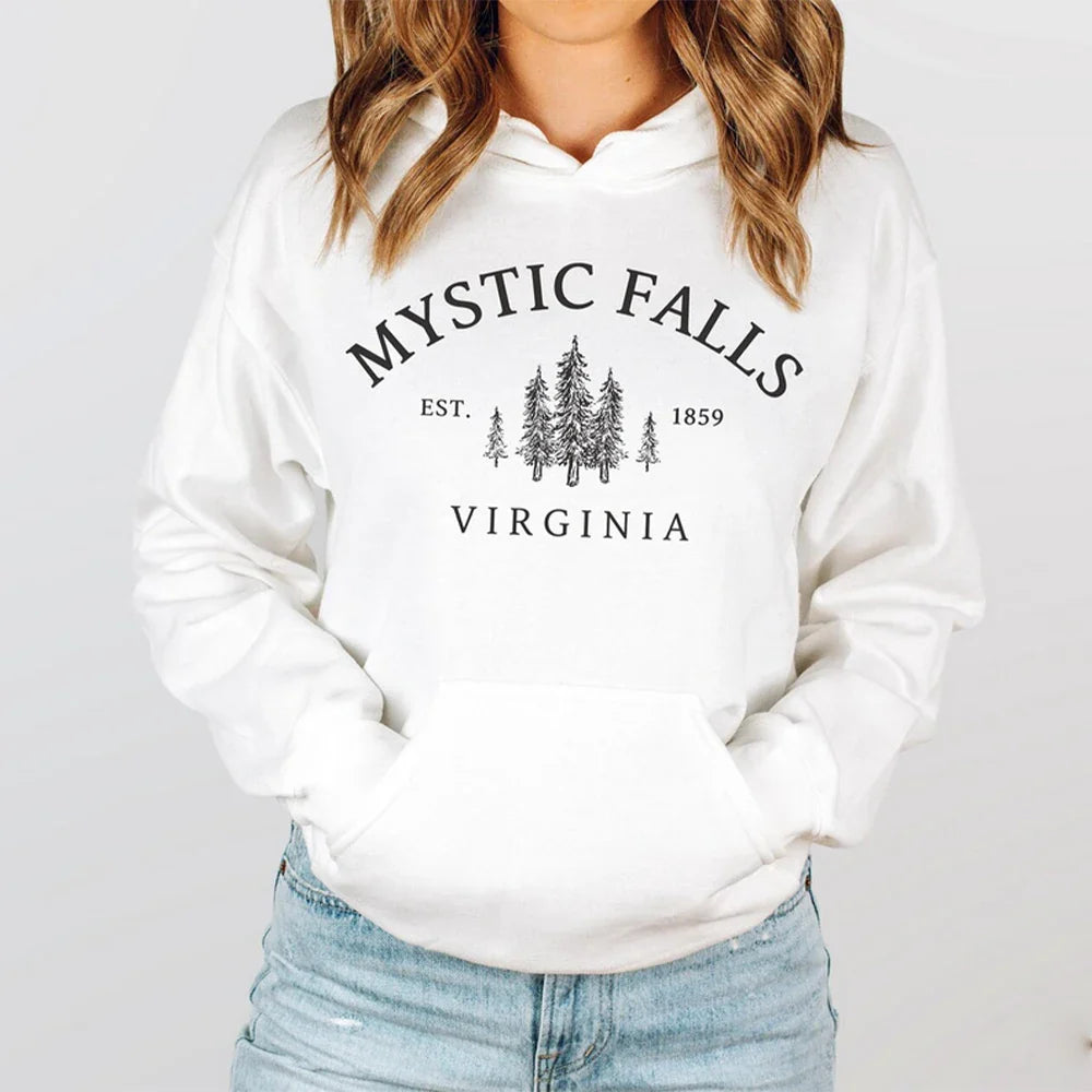 Mystic Falls Hoodie – Unisex Kapuzenpullover im College-Style