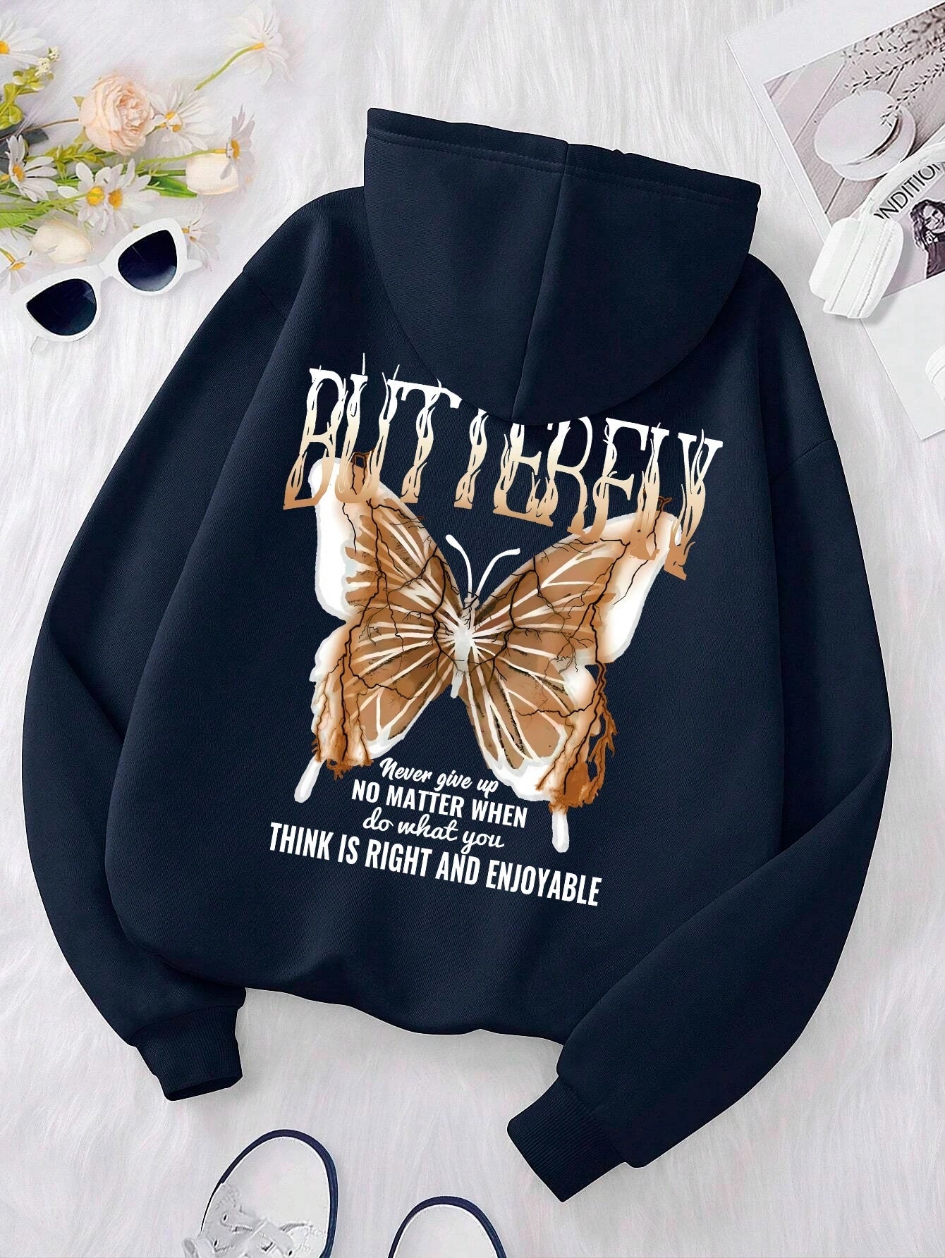 Butterfly Backprint Sweater – Warmer Unisex Pullover mit Statement-Design