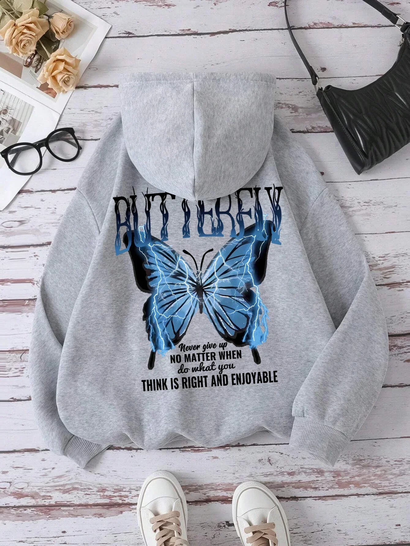 Butterfly Backprint Sweater – Warmer Unisex Pullover mit Statement-Design
