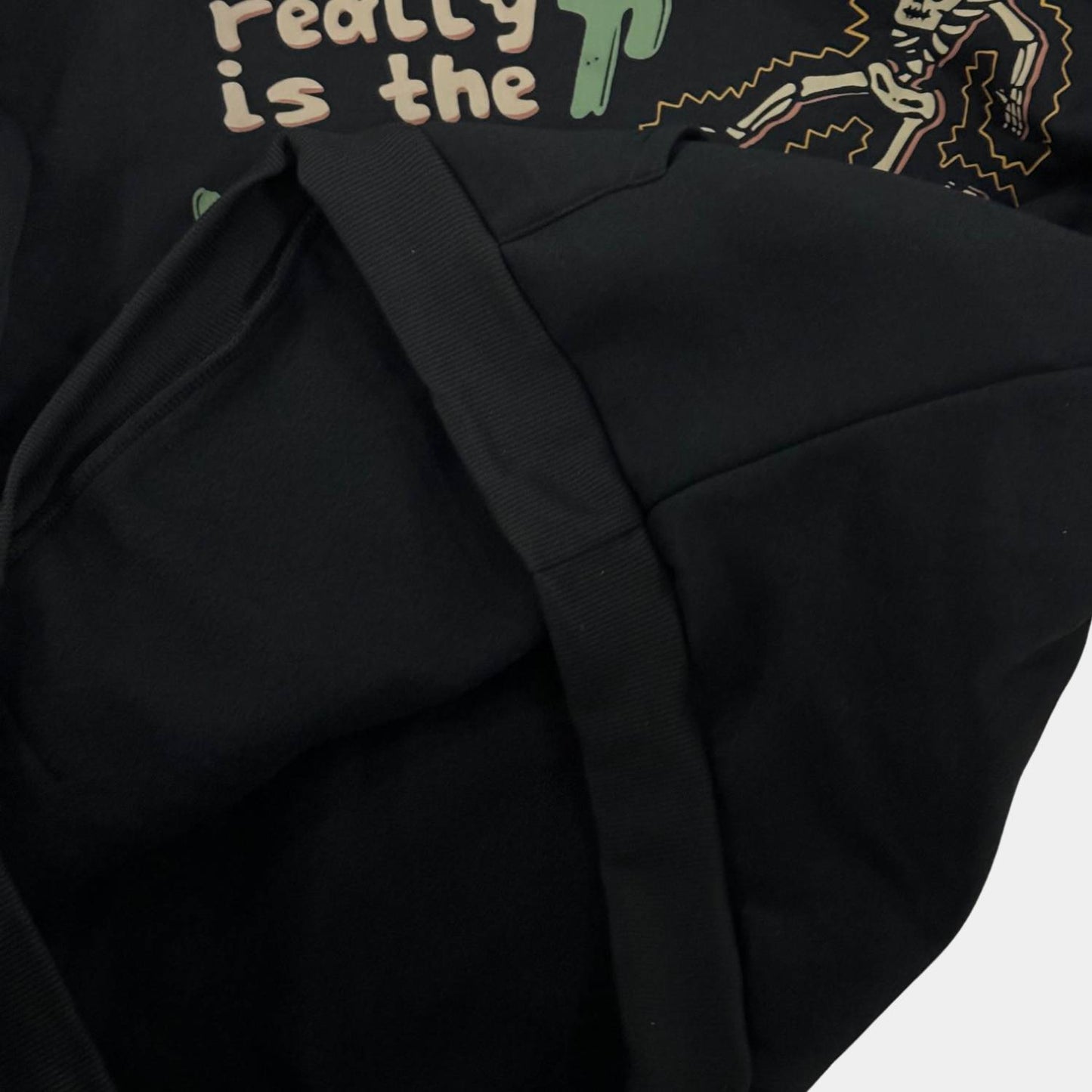 Butterfly Glow Hoodie – Schwarz & Neon