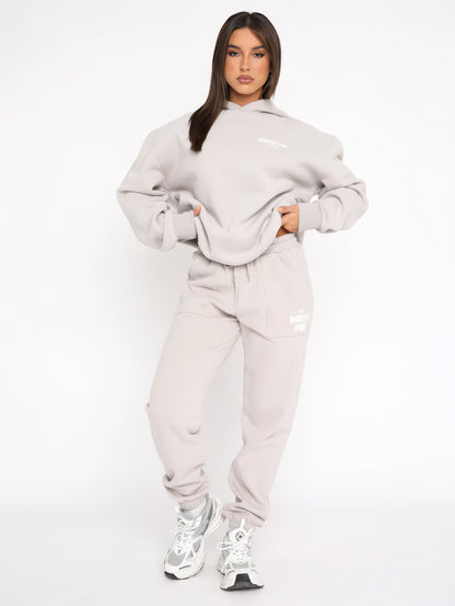 Luxe Loungewear Set – White Fox Edition für Damen | Zweiteilig & Bequem